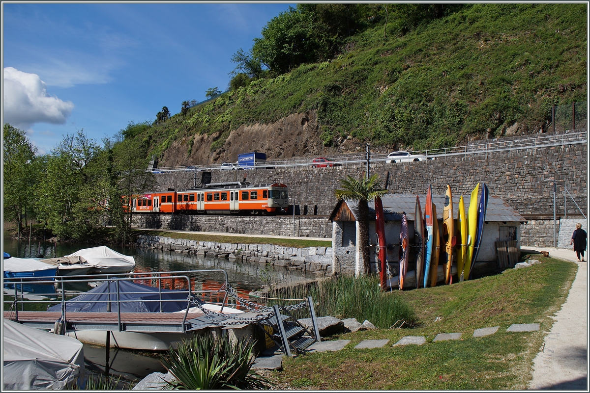 Ein FLP Be 4/12 bei Agno. 
30. April 2015