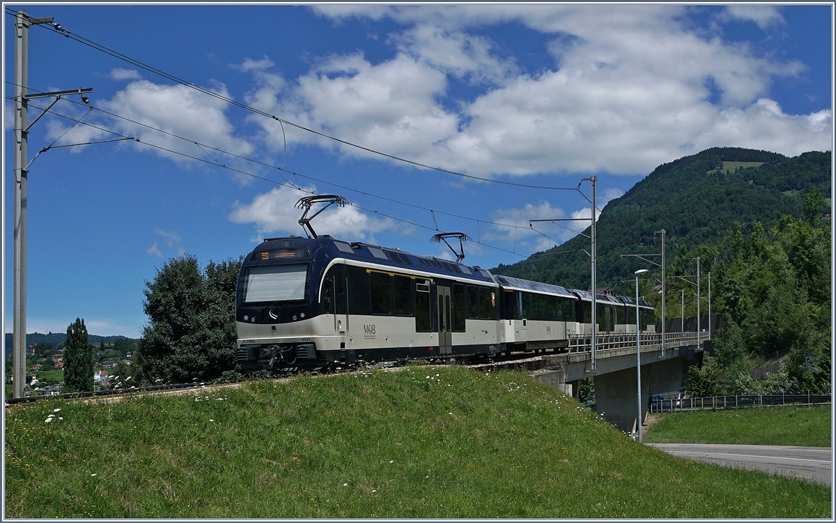 Ein MOB  Alpina -Zug auf der Fahrt nach Zeisimmen bei Châtelard.
30.06.2017