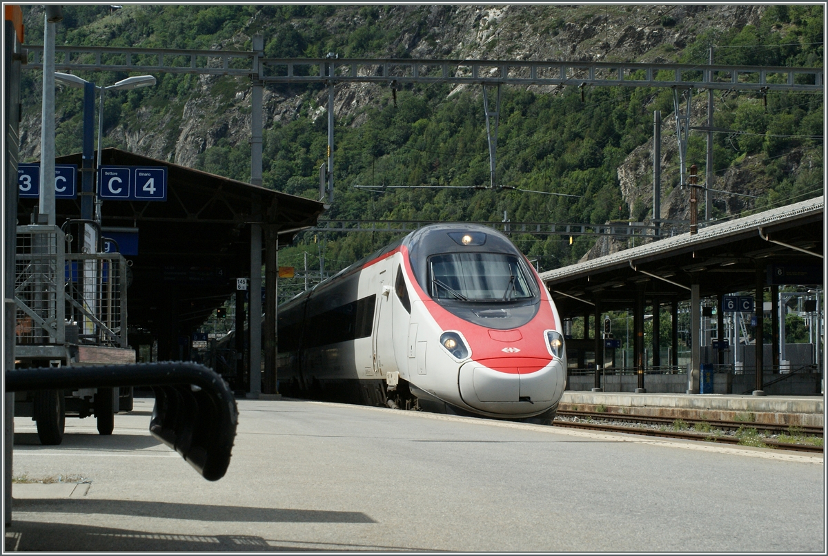 Ein SBB ETR 610 in Brig.
16. Aug. 2014