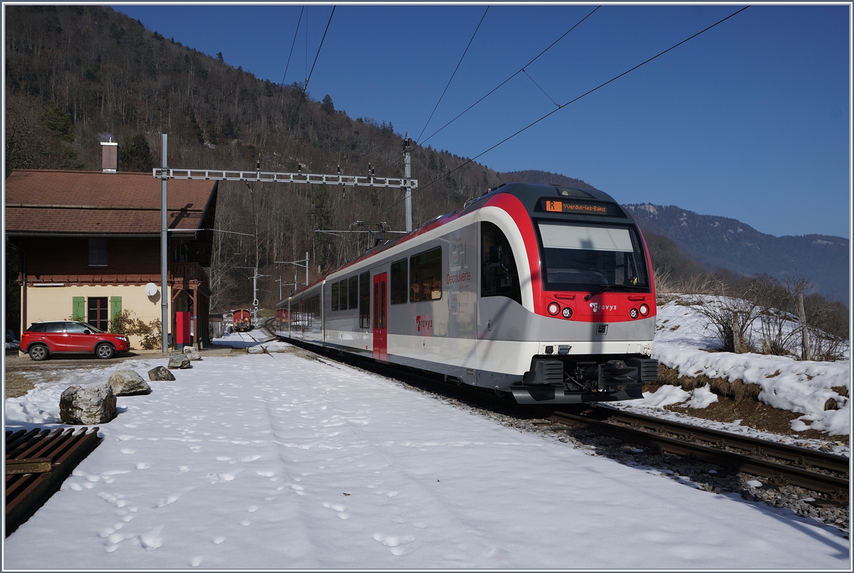 Ein TRAVYS SURF im ziemlich beim kurzen Bedarfshalt in Six-Fontaines.
14.02.2017