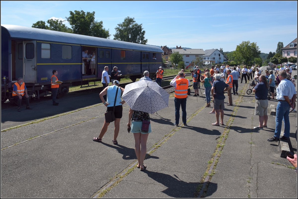 Endlich wieder Züge auf dem Schweizerbähnle (Etzwilen-Singen). 

01 202 mit dem Eröffnungszug in Rielasingen, August 2020. Blasmusik und Ansprache vom euphorischen Bürgermeister und Museumsstiftungspräsidenten inklusive.