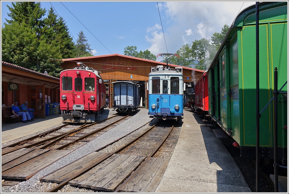 Endstation der Blonay-Chamby Bahn: Am Bahnhof Chaulin gibt es viel zu entdecken.
(01.08.2014)