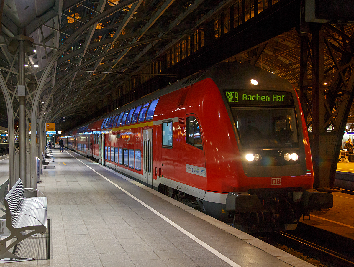 
Er hat uns bis zum Hbf K�ln gebracht....
Der RE 9  (rsx - Rhein-Sieg-Express) Siegen - K�ln - Aachen, gef�hrt von dem DABpbzfa 767.3 Steuerwagen (D-DB 50 80 86 - 81 111-9), am 28.12.2017 im Hbf K�ln. Hier f�hrt er noch kurzen Aufenthalt weiter nach Aachen Hbf.
