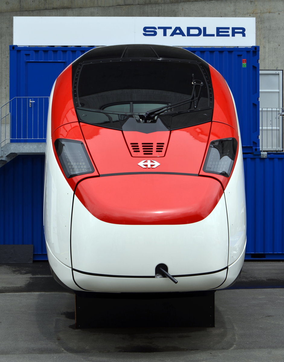 Eröffnung Gotthardbasistunnel 2016. Anlässlich der Feierlichkeiten gab es ein Fest auf der Alpensüdseite in der Nähe von Pollegio. Das Bild zeigt einen Stadler Giruno Simulator am 04.06.2016.