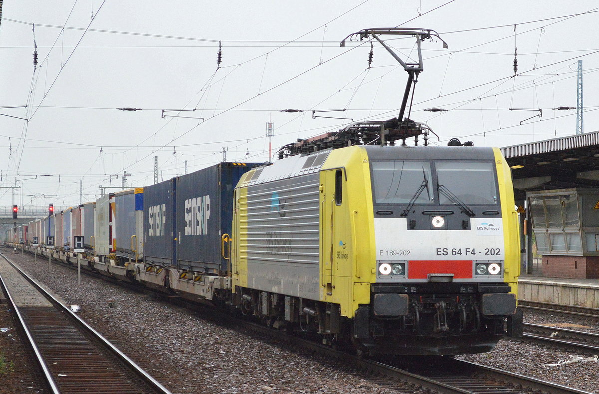ERSR mit MRCE Dispolok E 189-202 und KLV-Zug aus Poznan auf dem Rückweg nach Rotterdam am 04.08.16 Bf. Flughafen Berlin-Schönefeld.