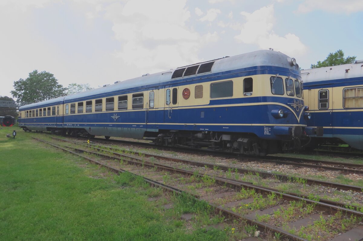 Ex-ÖBB 5145.11 bereitet sich auf eine fahrt durch das Gelände des Heizhaus Strasshof vor am 21 Mai 2023.
