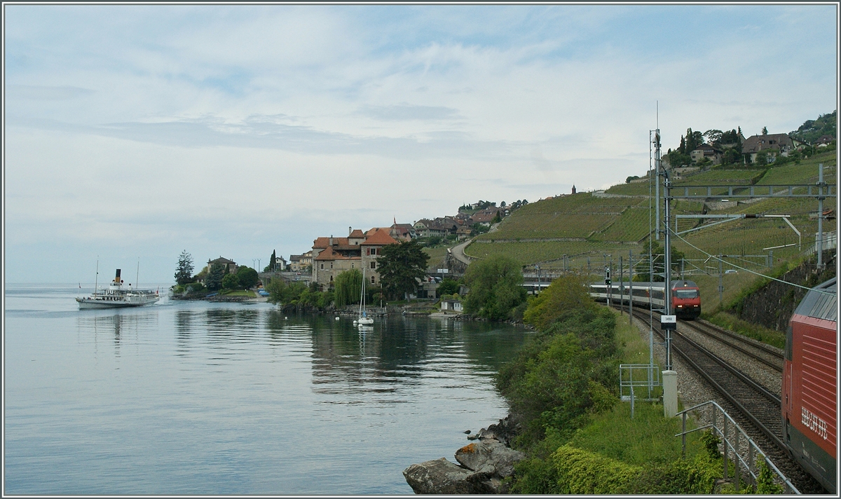 Fahrplan allein genügt nicht, es braucht auch etwas Glück um bei Rivza Zug und Schiff aufs Bild zu bekommen. An diesem 28. Mai 2013 jedenfalls überzeugte das Ergebnis nicht so ganz.
