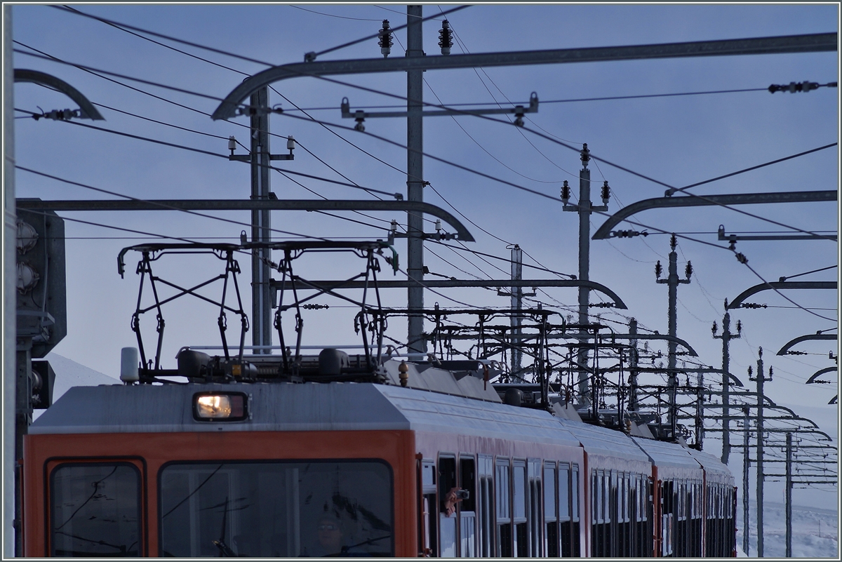 Für Jeanny: viel kleine Stromabnehmer...
Riffelberg, den 27.2.14)