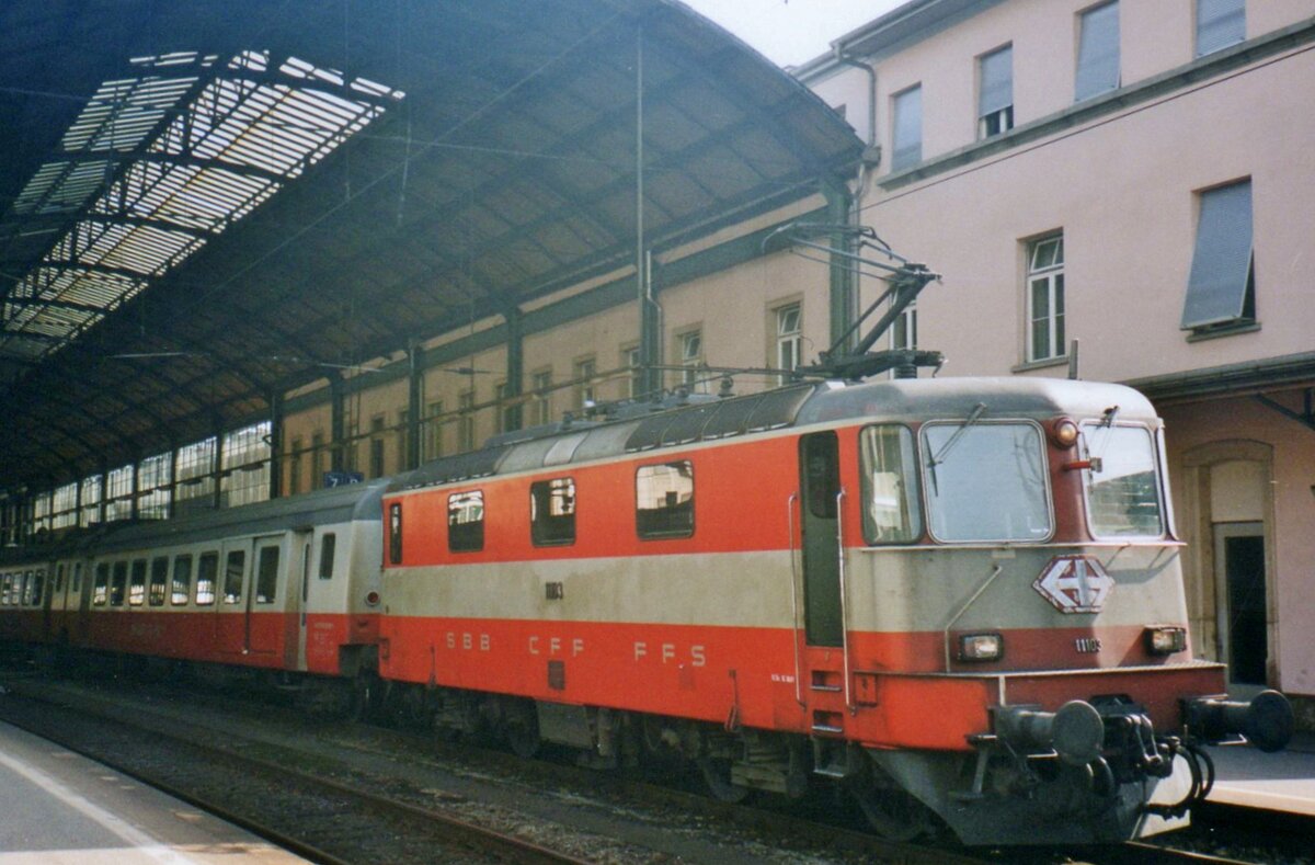 Ganz Swiss-Express ein Jahreszehnt nach das Ende dieser experimentaler Zuggattung: am 21 Juli 1999 treft 11103 mit EW-III in Olten ein.