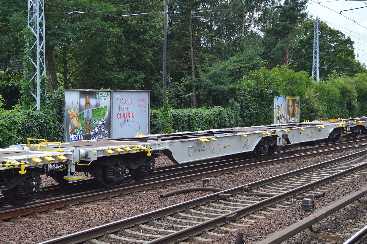 Gelenk-Containertragwagen mit der Nr. 31 RIV 80 D-AAEC 4953 638-2 Sggmrs 90´179 am 23.07.15 Berlin Hirschgarten.