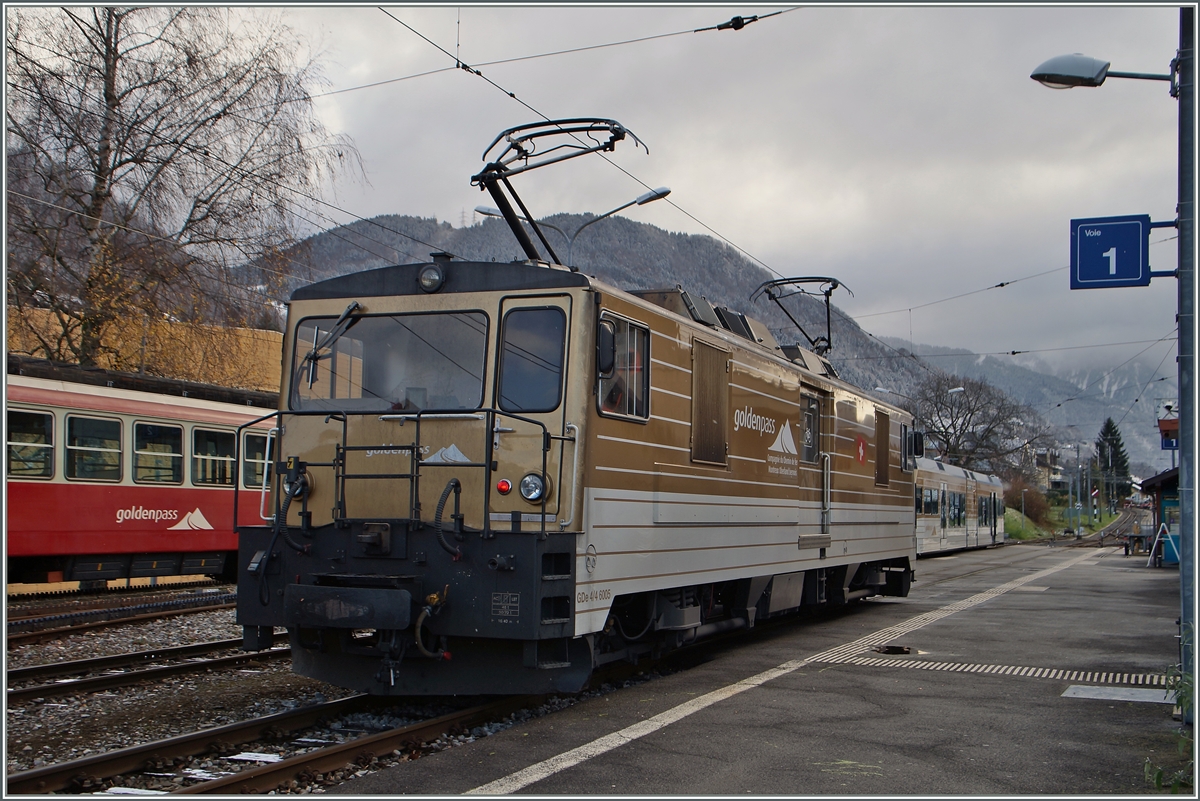 Golden GoldenPass Fahrzeuge in Blonay.
9. Dez. 2014