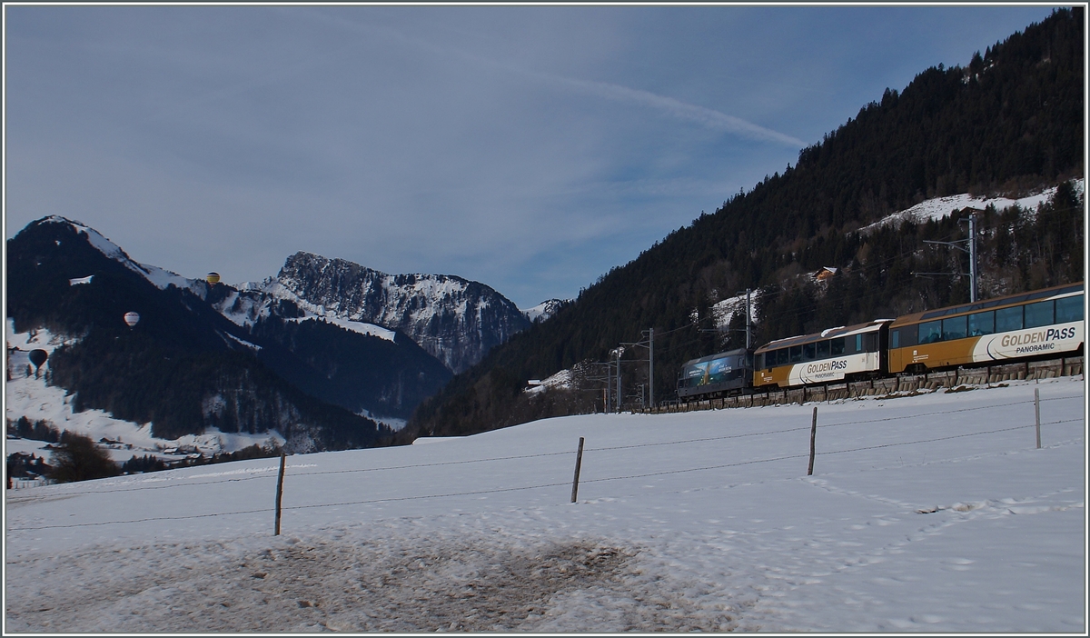 Heissluftballon Festival 2016 in Château d'Oex: Trotz recht guten Voraussetzungen gab es dieses Jahr nur andeutungsweise Bilder, welche die Bahn mit dem Ballonfestival in Verbindung bringen und doch, so schient es mit eine eigene Ambiente bieten.
Château d'Oex, 26. Jan. 2016