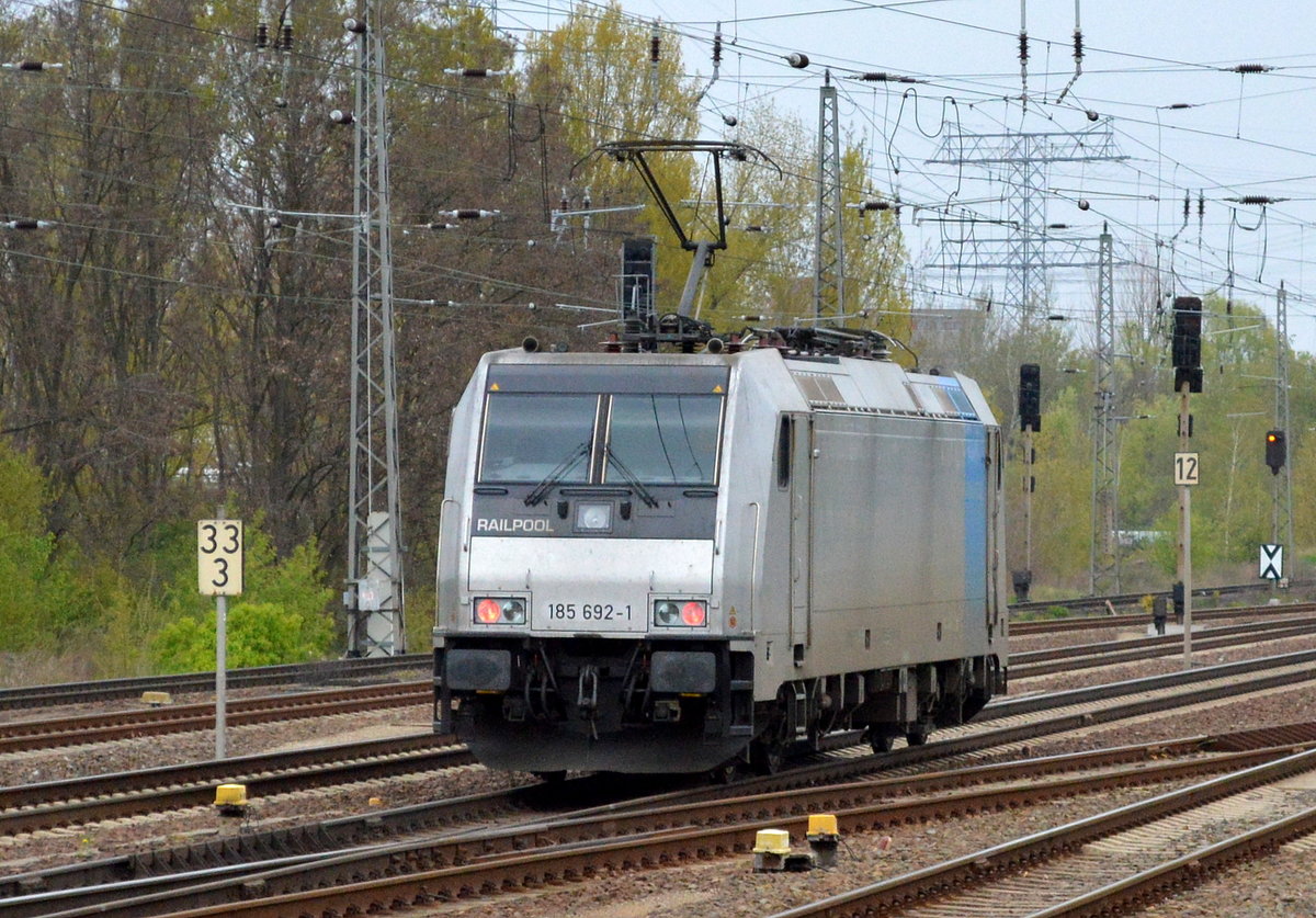 HSL mit der Railpool-Lok 185 692-1 am 21.04.17 Berlin-Springpfuhl.