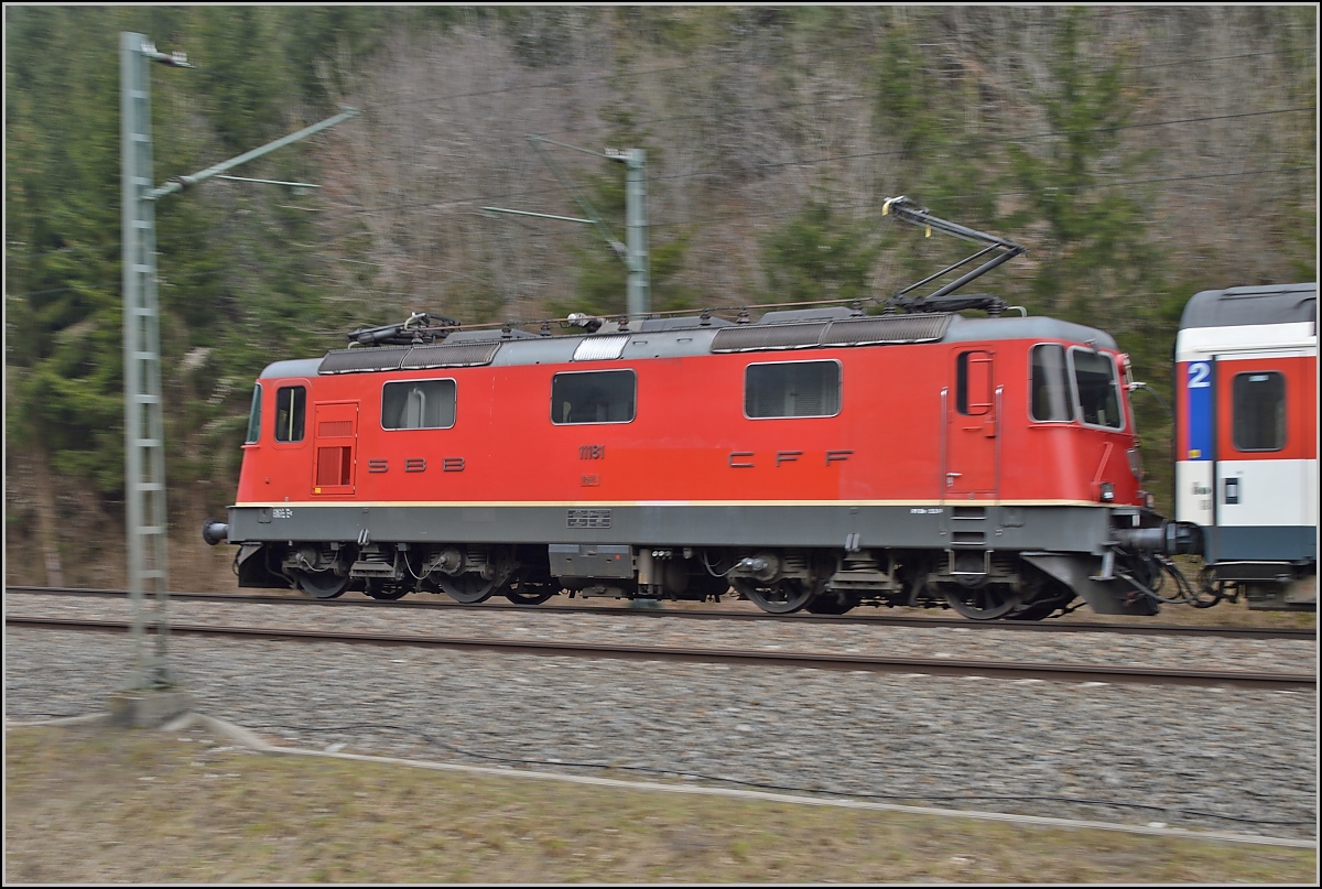 IC Zürich &ndash; Stuttgart in der Thayinger Kurve. März 2013.