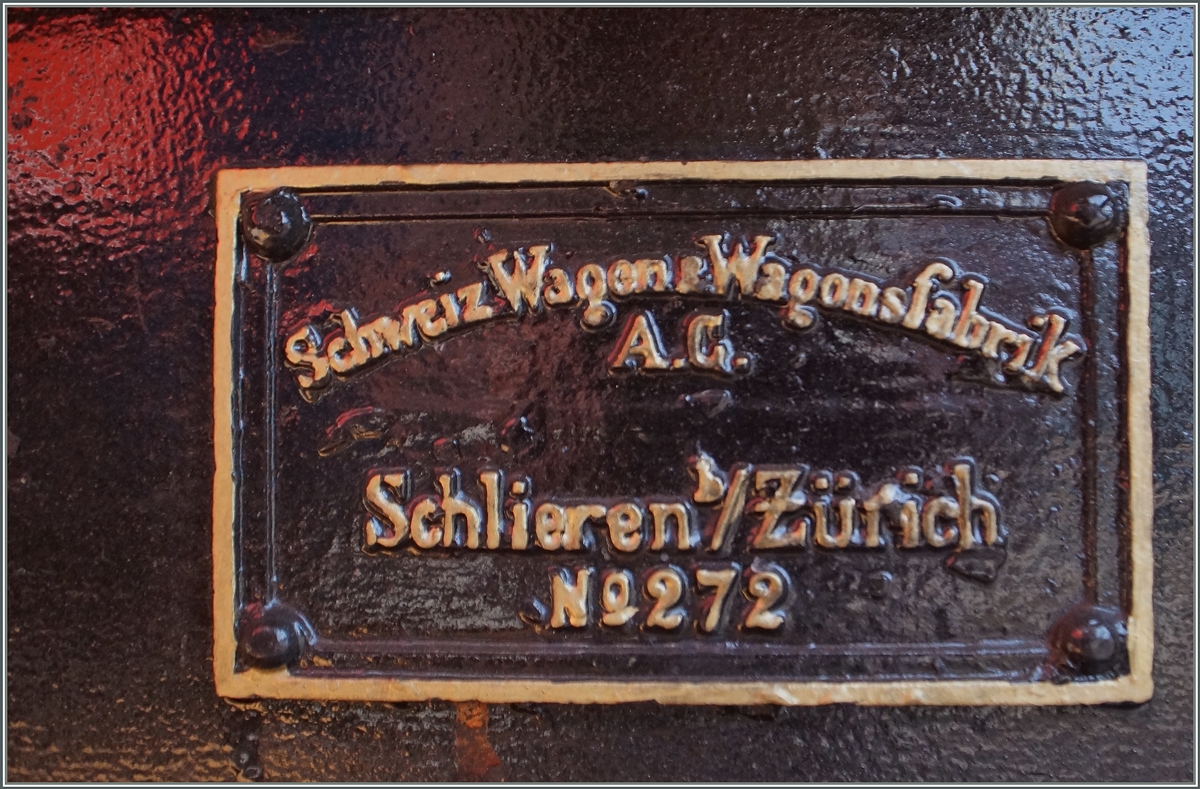 Im Allgemeinen versteht man unter  Schlierenwagen  etwas anders, als ein zweiachsicher Schmalspurbahn Personen Wagen. 
Chaulin, den 1. Aug. 2014
