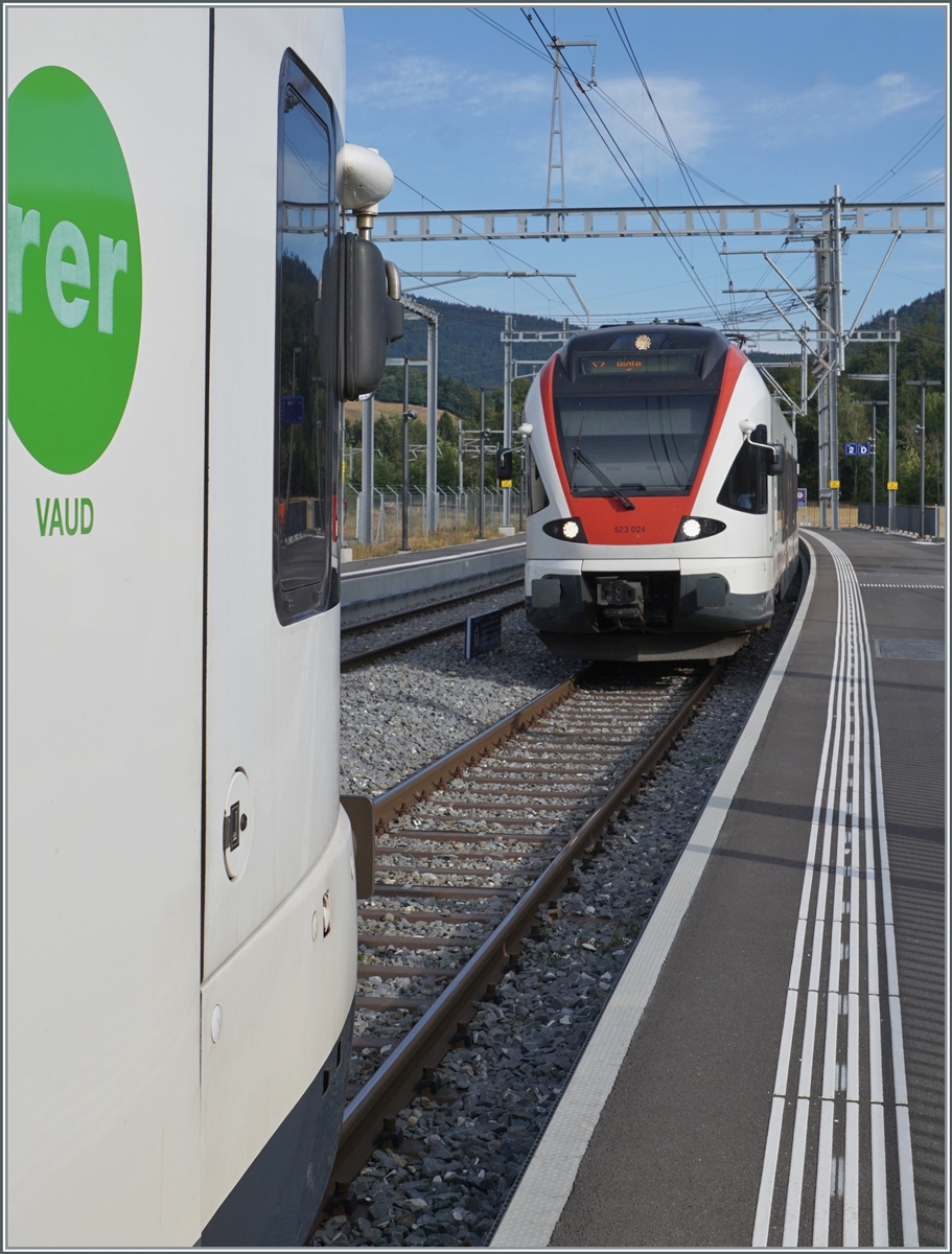 In Le Day werden die Züge aus Vallorbe und dem Vallée de Joux für die Weiterfahrt nach Aigle vereinigt.

15. August 2022