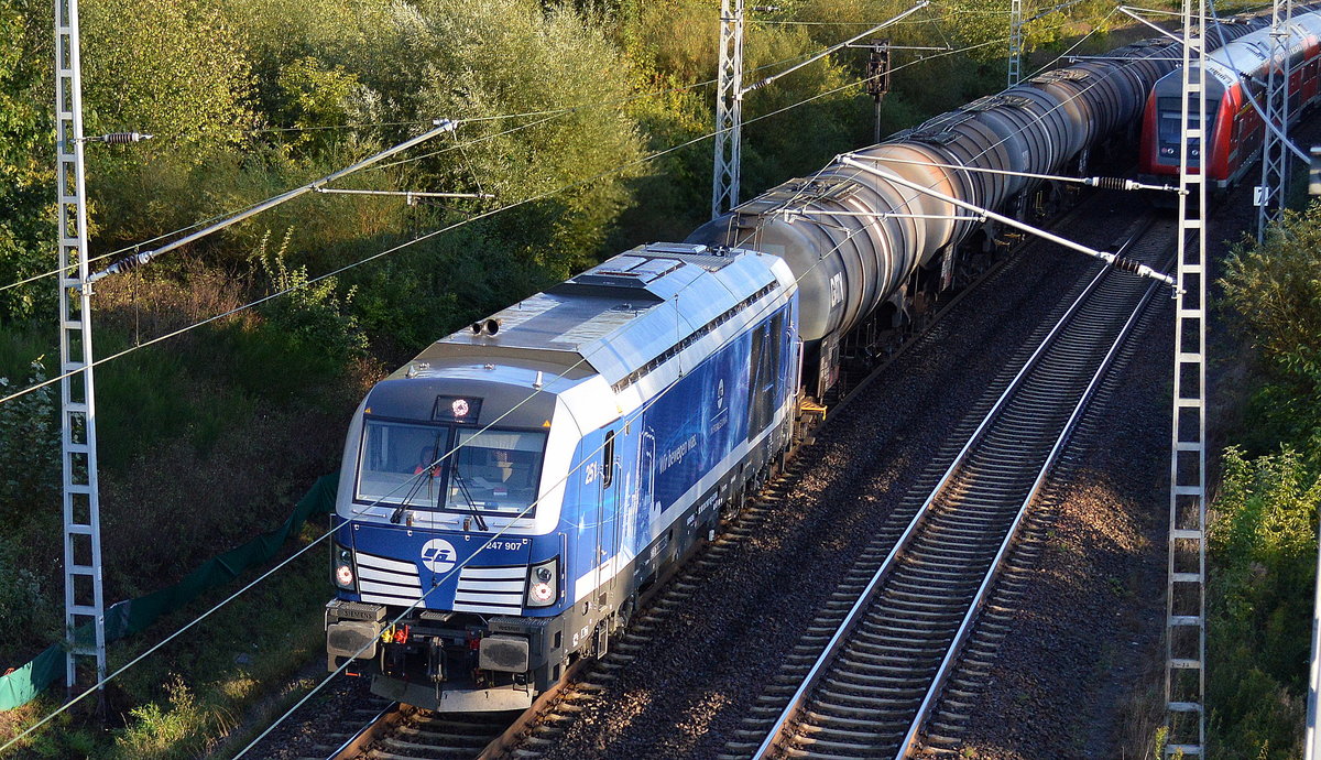 InfraLeuna mit ihrer neuen 247 907-9 und Kesselwagenzug (leer) Richtung Stendell am 14.09.17 Berlin Gehrenseestr. (Brücke).