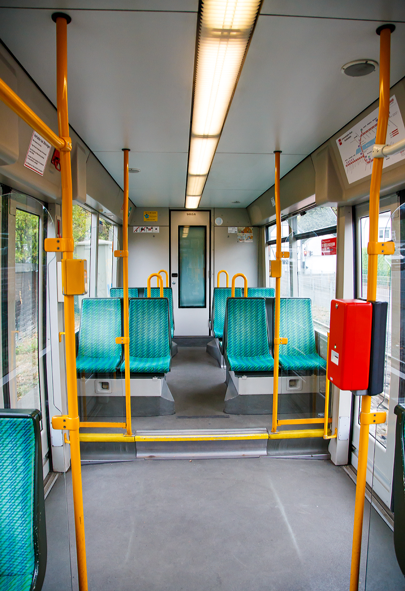 
Inneneinrichtung eines DUEWAG R1.1 Niederflur-Gelenktriebwagen´der SWB, hier Tw 9465 am 15.09.2018.