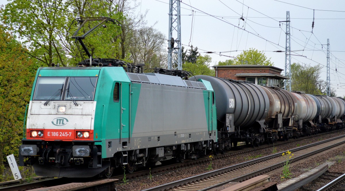 ITL mit E 186 245-7 un Kesselwagenzug Richtung Schwedt am 30.04.15 Berlin-Karow.