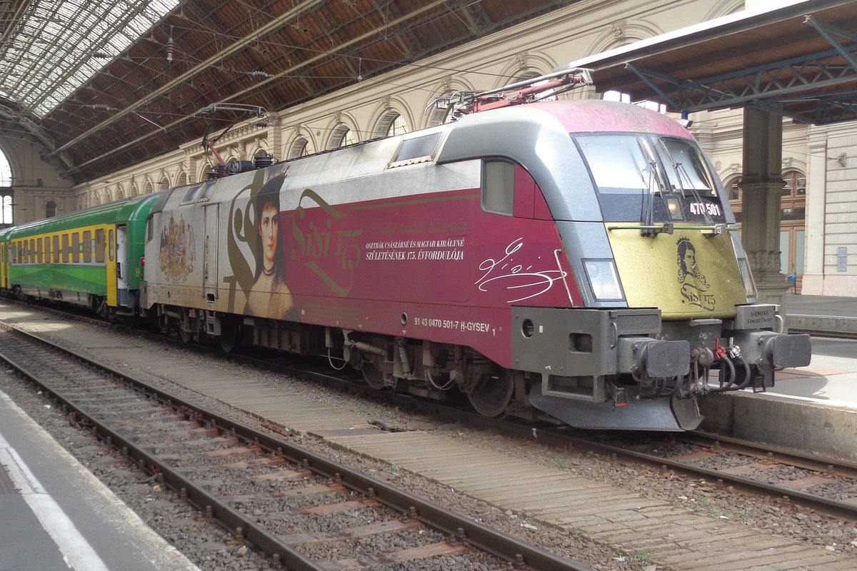 Kaiserin Elisabeth l�sst gr�ssen: SISSI, auch GySEV 470 501 genannt, wartet am 11 September 2018 in Budapest-Keleti auf das Abfahrtsignal.