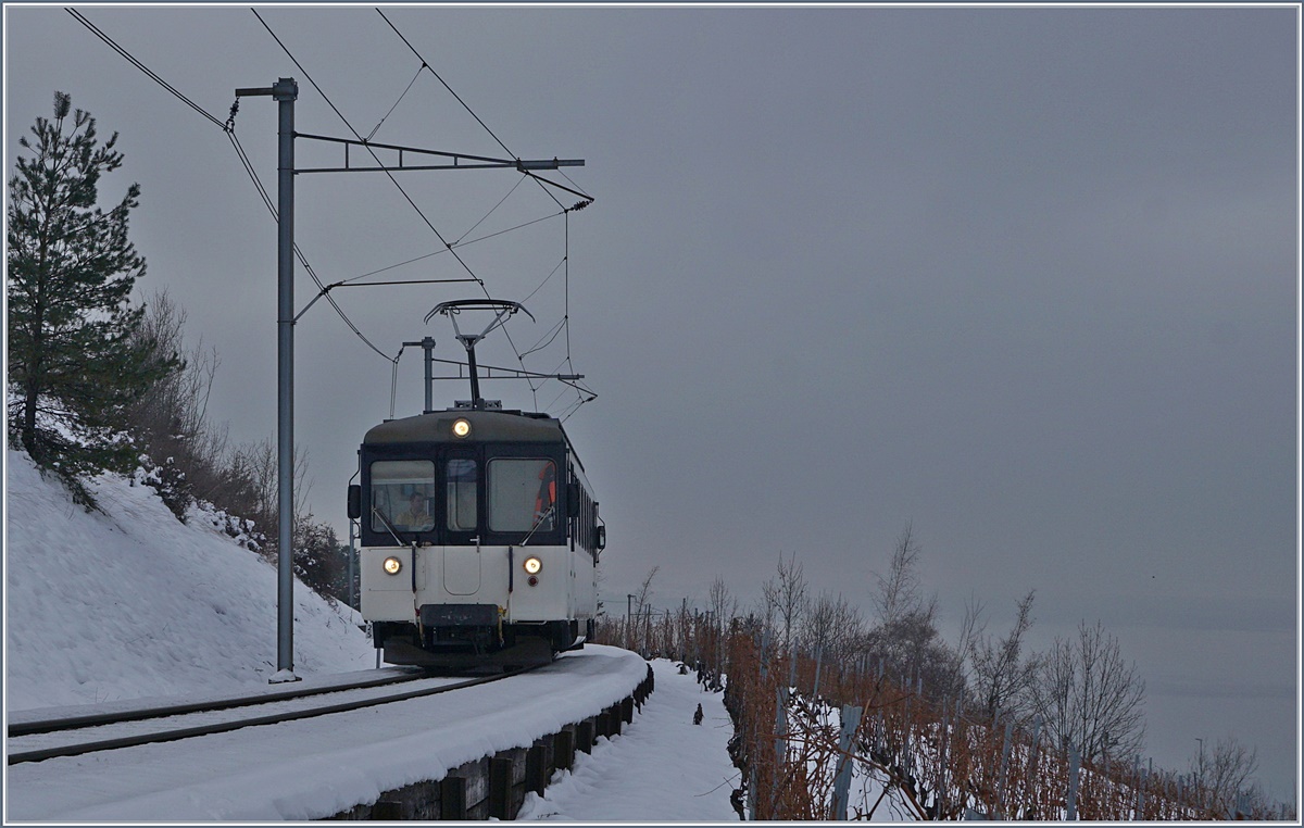 Kurz vor Planchamp konnte ich bei eher düstrem Wetter einen der beiden MOB Be 4/4 (ex Bipperlisi) fotografieren.
23. Jan. 2017