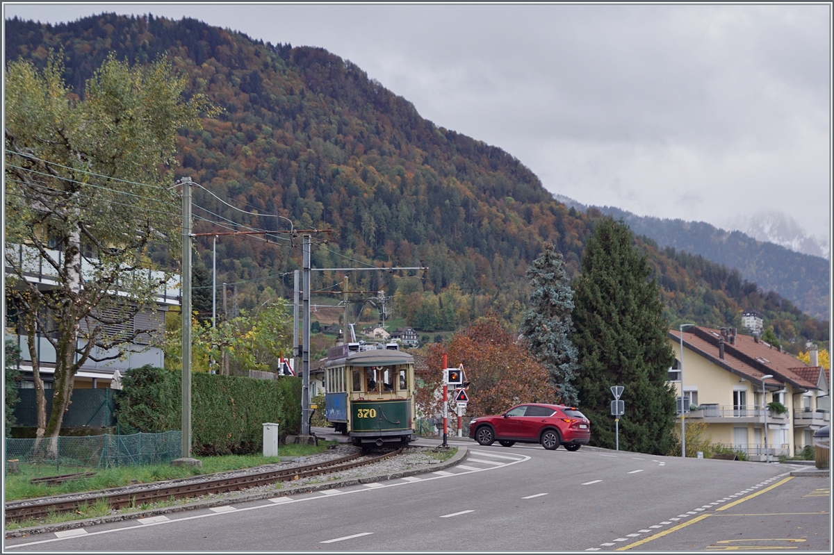  La DER de la Saison 2023 Bis!  Familien ins Museum eine regionale Aktion welche Familien Gelegenheit gibt die örtlichen Musen zu besuchen und da gehört die Blonay-Chamby Museumsbahn natürlich auch dazu, folglich öffnete das Museum in Chaulin am Sonntag den 5. November seine Türen und setzte für die Anreise einige Züge ab Blonay ein.

Dies dürfte wohl mit ziemlich grosser Sicherheit das letzte B-C Bild in diesem Jahr sein...

5. November 2023