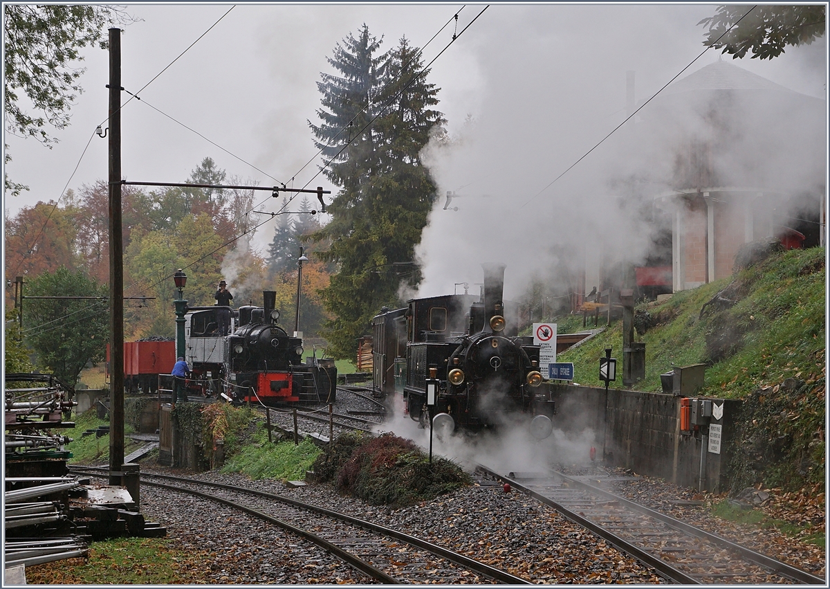 La Dernière du Blonay - Chamby - das 50. Jahre Jubiläum beschliesst die Blonay Chamby Bahn mit einer Abschlussvorstellung und liess es auch nochmals so richtig dampfen (und rauchen): In Chaulin wartet die SEG G 2x 2/2 105 auf ihren nächsten Einsatz, während die JS 109/BAM 6 und die versteckte G 2/2 4 mit viel Rauch und Dampf ihren Zug nach Chaulin schieben.
27. Oktober 2018