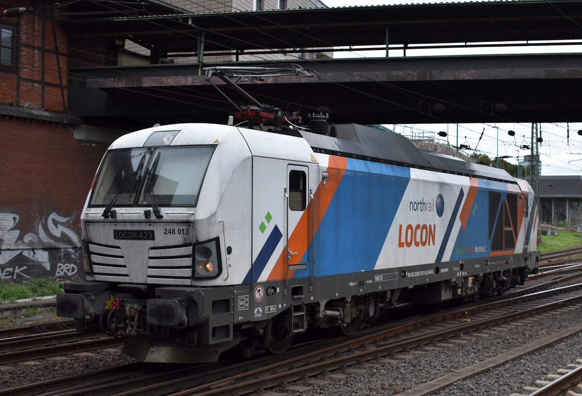 LOCON LOGISTIK & CONSULTING AG, Berlin [D] mit der  geleasten northrail Vectron Dual Lok  LOCON 423  [NVR-Nummer: 90 80 2248 013-1 D-NRAIL] am 07.08.26 H�he Bahnhof Hamburg-Harburg.
