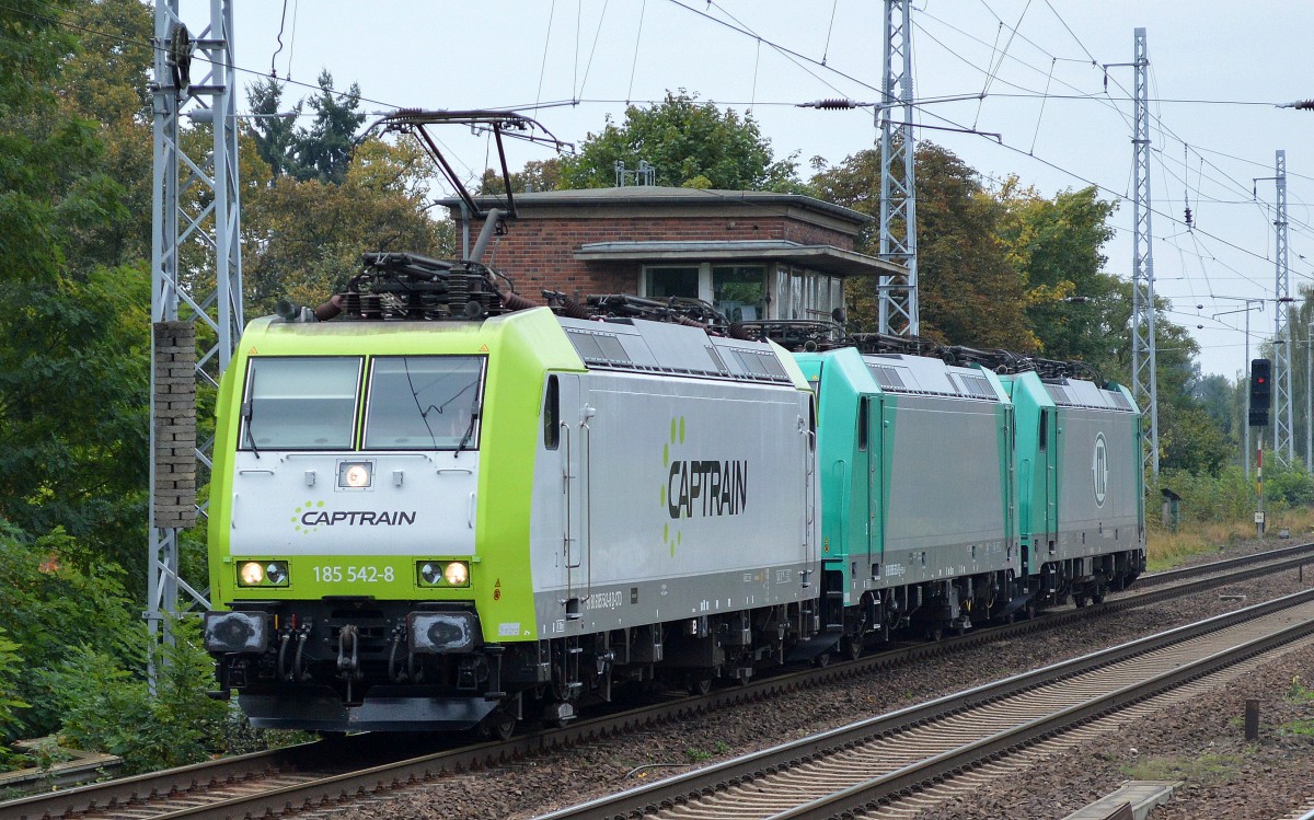 Lokzug von Captrain/ITL 185 542-8 zieht 185 633-5 + 186 242-4 wahrscheinlich Richtung Schwedt am 07.10.14 Berlin-Karow. 