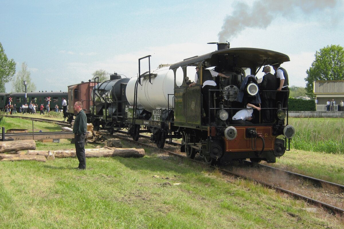 MBS-2 zieht ein Fotoguterzug durch Goes SGB am 19 Mai 2012.