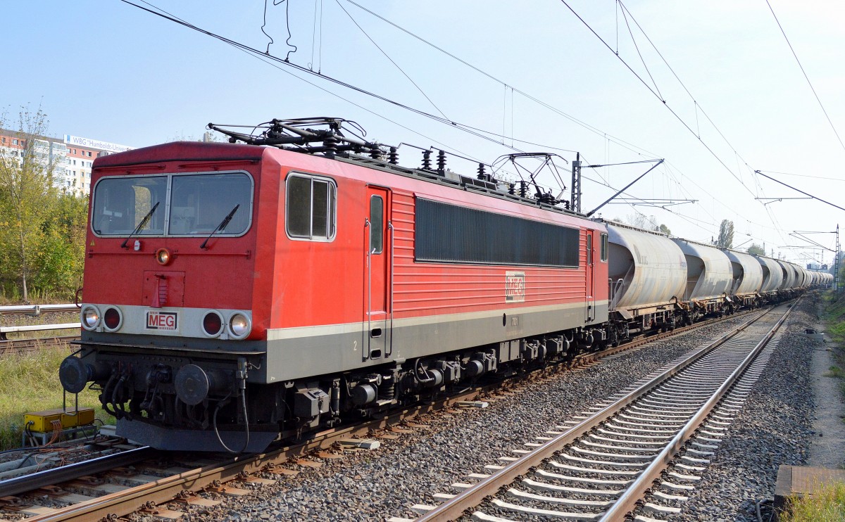 MEG 701 (155 124-1) mit Zementstaubgüterzug am 06.10.14 Berlin-Hohenschönhausen.
