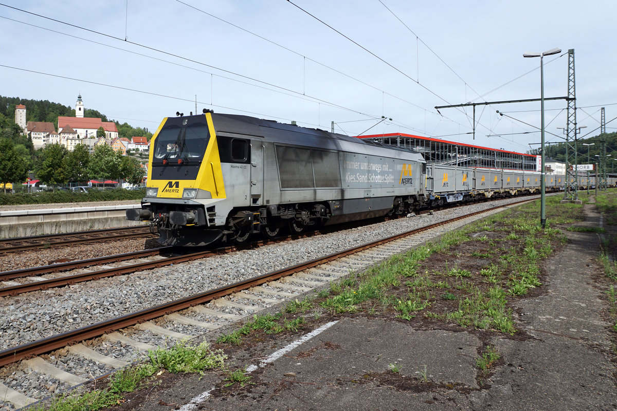 MERTZ-Zug mit BR 1 263 (Voith Maxima 30 CC) anlässlich der Bahnhofsdurchfahrt Horb am Neckar vom 30. August 2017.
Foto: Walter Ruetsch 