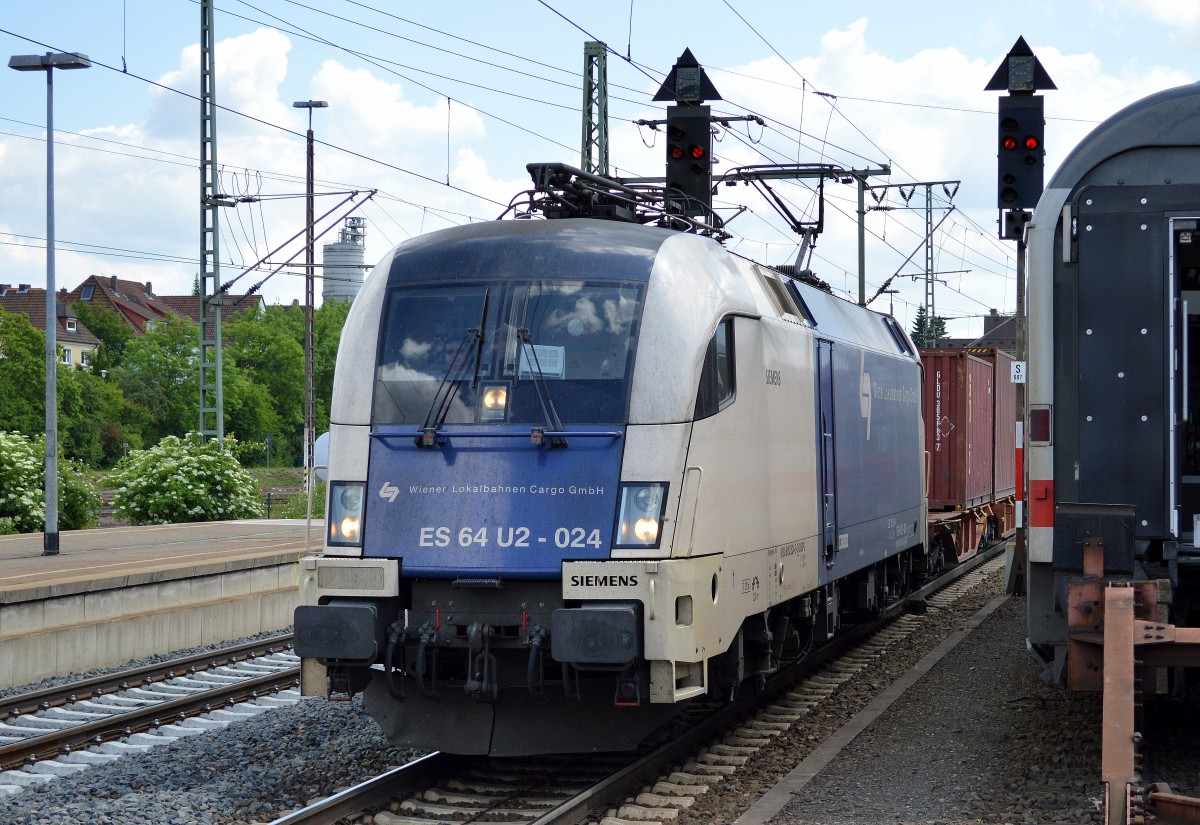 MRCE Dispolok 182 524-9 (Es 64 U2-024, Siemens Bj.2002) der WLB Cargo mit Containerzug bei der Durchfahrt Fulda Hbf. am 31.05.14