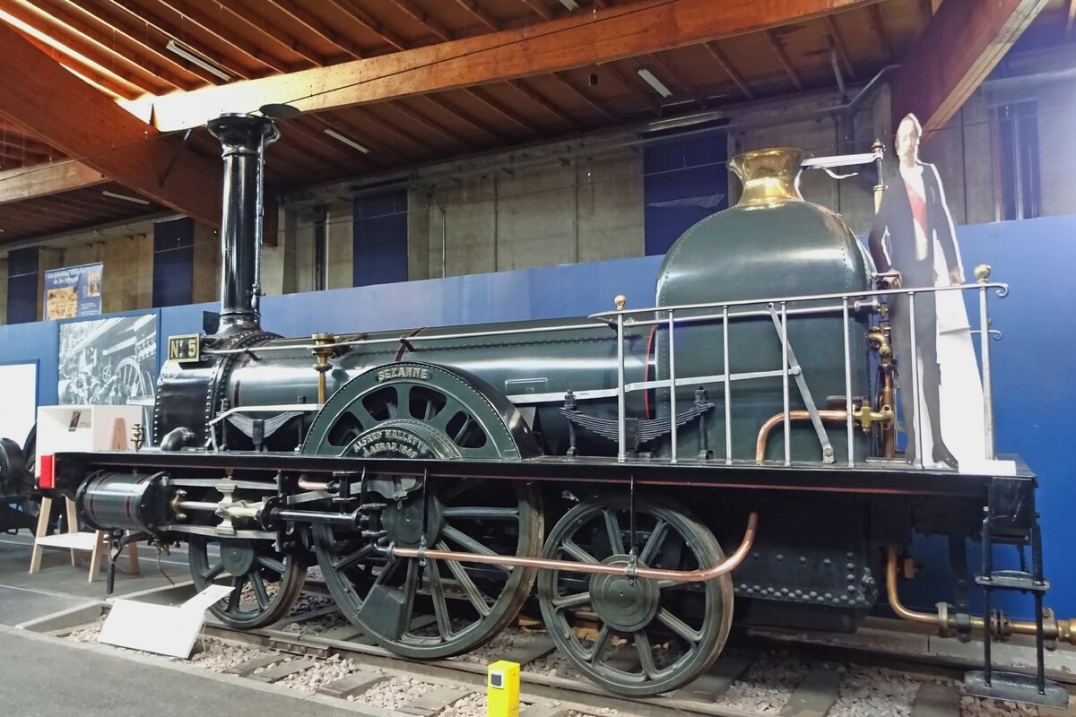 Napolein III ein Pappenkaiser? Zumindestens auf Lok No.5, von Alfred Mallet bei Sezannes gabaut und -mit Kaiser Napoleon III- gesichtet ins Cit� du Train in Mulhouse am 30 mai 2019.