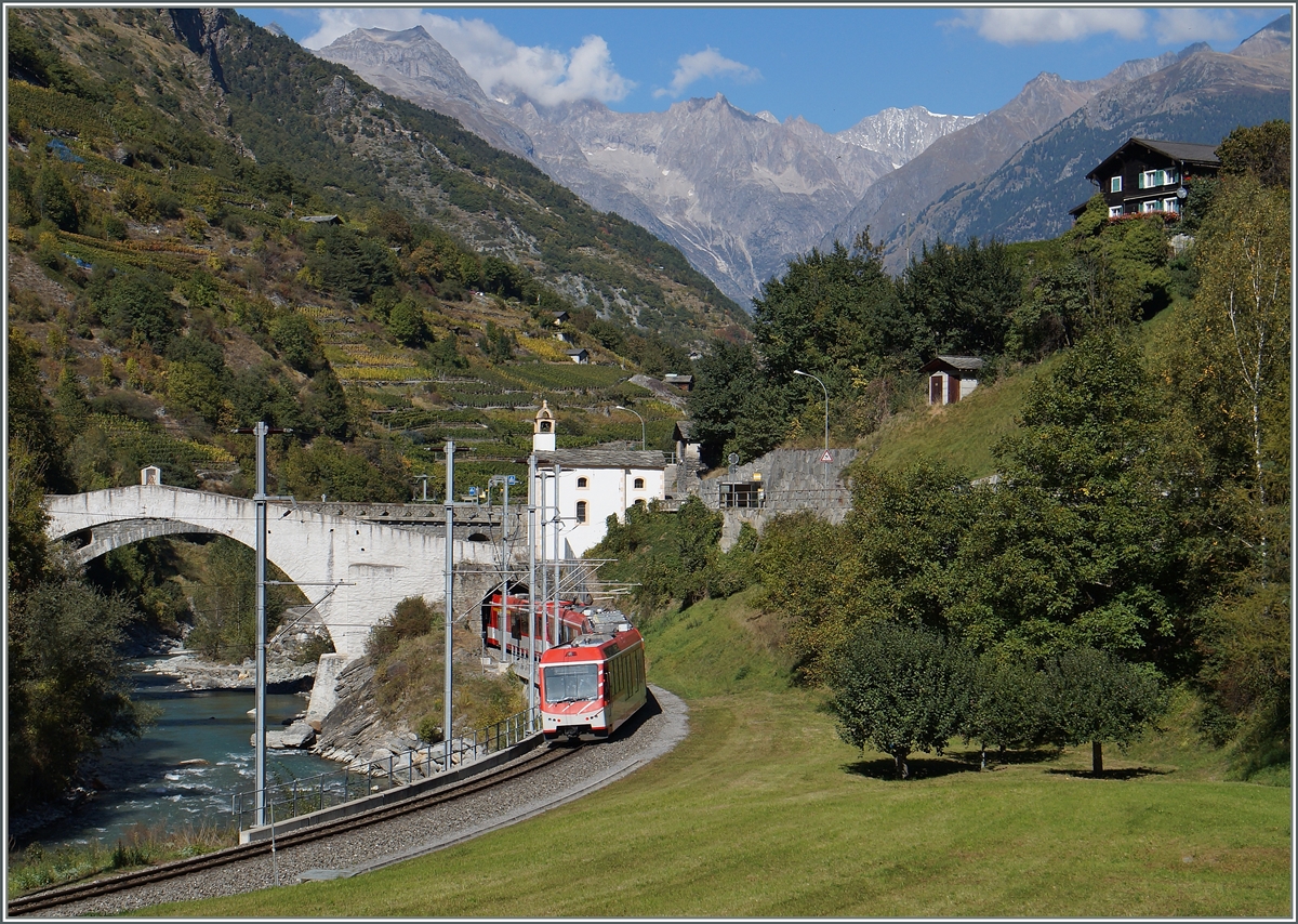 Neubrück mit einem eher in der Nebenrolle zu sehenden MGB  Kometen .
30. Sept. 2015