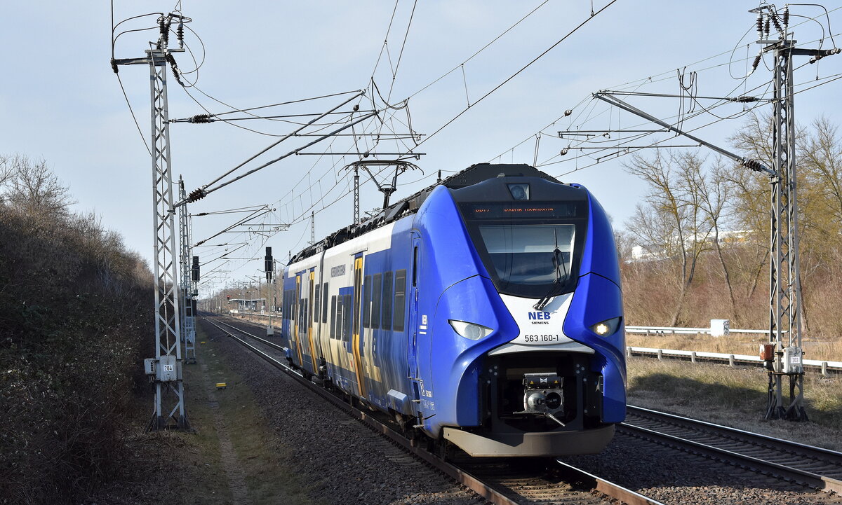 Niederbarnimer Eisenbahn AG, Berlin mit dem geleasten MIREO B  563 160-1  (NVR:  94 80 0563 160-1 D-NEBB...... ) als RB12 nach Berlin Ostkreuz am 28.02.26 Einfahrt Bahnhof Berlin Hohenschönhausen.
