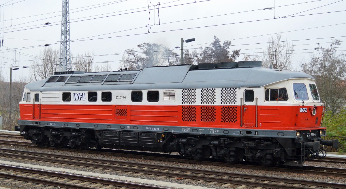  Noch eine echte Tages-Überraschung, da stand Berlin Greifswalder Str. eine Ludmilla in East-West Railways Farben aber anscheinend ganz neu mit WFL Logo seitlich und auf beiden Frontseiten und neuer INR 92 80 1232 333-5 D-WFL, schön das eine weitere Ludmilla in privater Hand verbleibt und nicht in der Schrottpresse landet dachte ich mir so, 28.11.14
Volker Stöckmann	