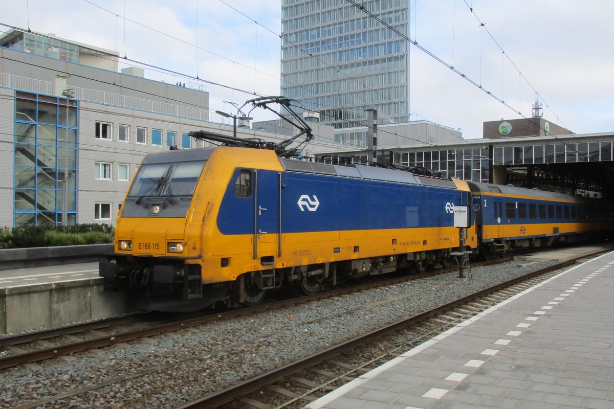 NS 186 115 hältam 7 Jänner 2018 in Eindhoven. 