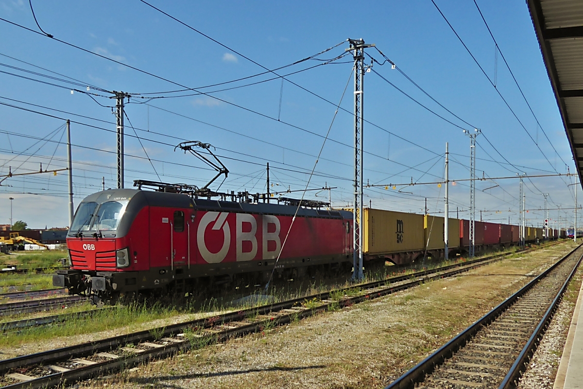 �BB 1293 045, ist mit einem Containerzug in Verona Porta Nouvo angekommen. 09.05.2025

