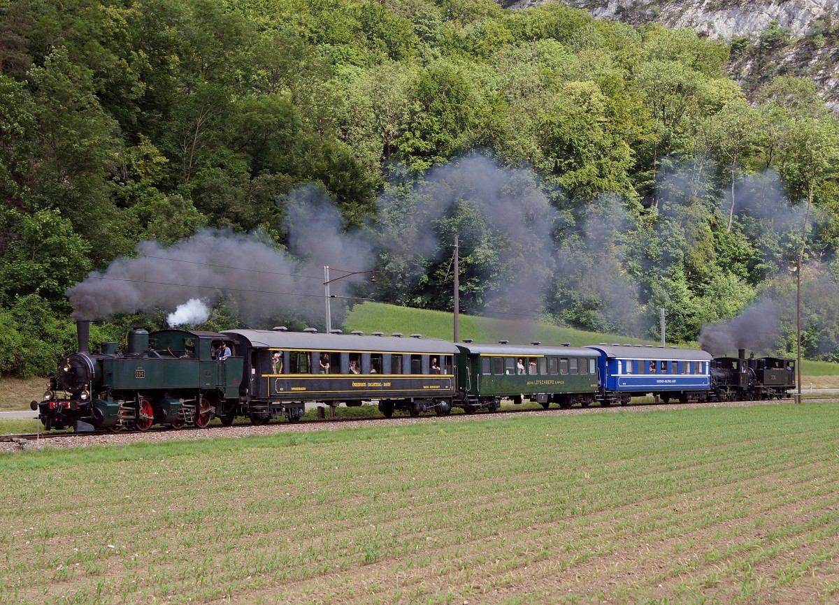 OeBB: An den Gotthel-Märit Sumiswald vom 13. Juni 2015 mit dem OeBB Dampfzug. Zum Einsatz gelangten die drei in Balsthal stationierten Dampflokomotiven Eb 2/4 35. E 3/3 2 und die Ed 2x2/2 196. Die Aufnahme entstand während der Rückreise bei Maiacker.
Foto: Walter Ruetsch 