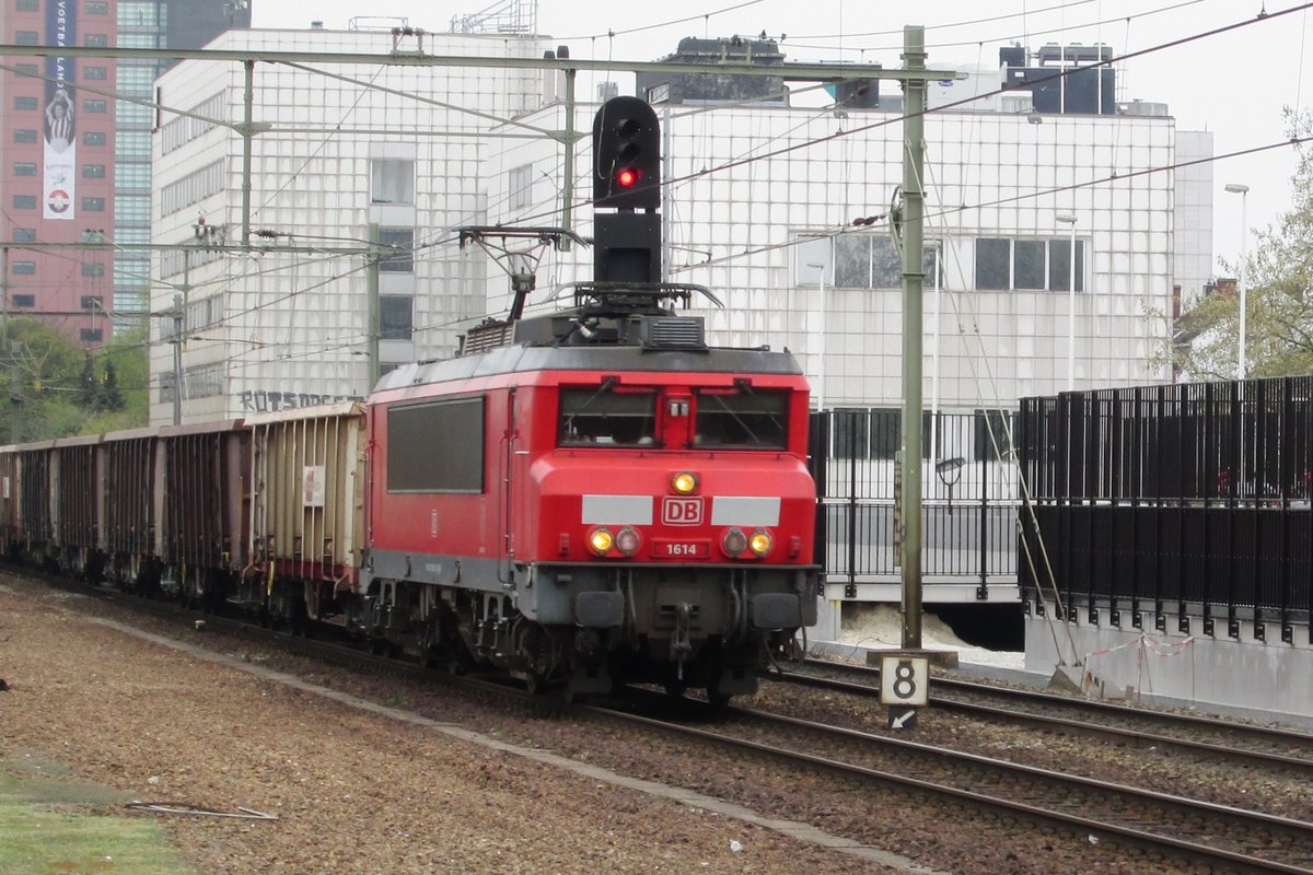 �BB Eanos-Ganzzug mit 1614 treft am 4 April 2014 in Tilburg ein unmd wird einige Minuten warten.