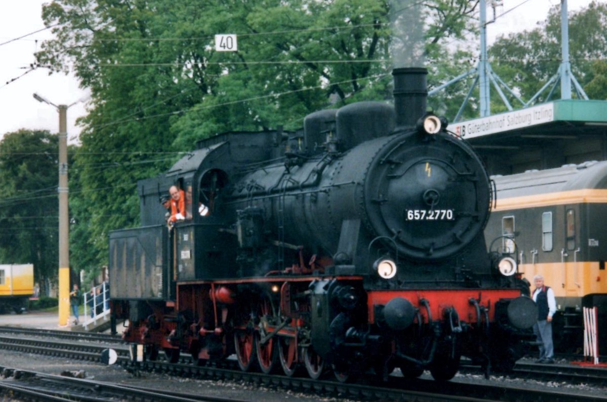 �GEG 657.2770 lauft am 30 Mai 2004 w�hrend ein Bahnhofsfest um in Salzburg-Itzling.