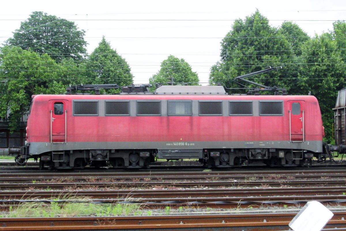 Profilblick auf 140 856 am 30 Mai 2014 in Darmstadt-Kranichstein. 