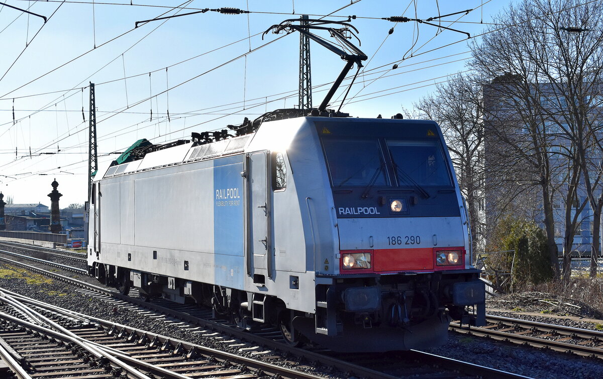 Railpool GmbH, München [D]  186 290  [NVR-Nummer: 91 80 6186 290-3 D-Rpool], aktueller Mieter unbekannt, am 25.02.26 Höhe Bahnhof Magdeburg-Neustadt.