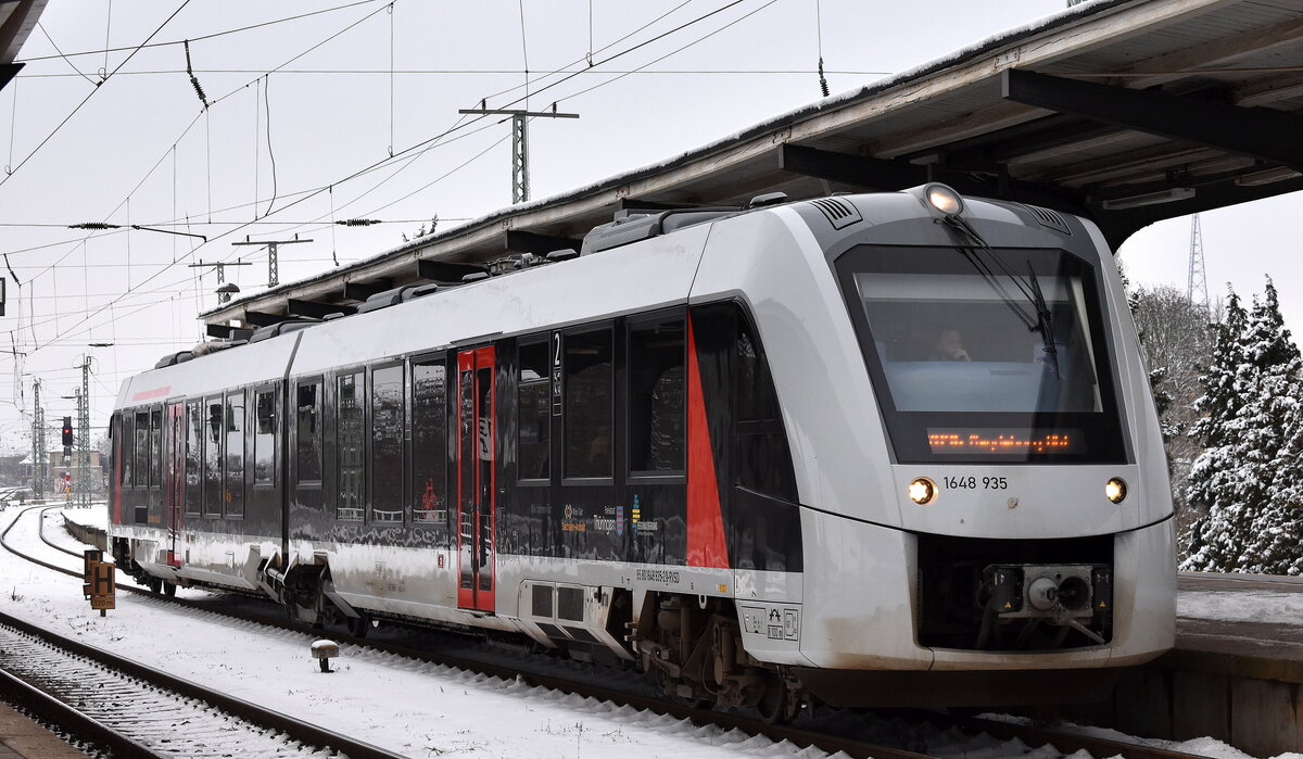 Regionalverkehre Start Deutschland GmbH (Netz Mitteldeutschland) mit ihrem Coradia Lint 41  1648 935  (NVR:  95 80 1648 935-2 D-RVSD..... ) als RB 36 Richtung Magdeburg Hbf. bei der Einfahrt im Bahnhof Magdeburg-Neustadt am 29.01.26