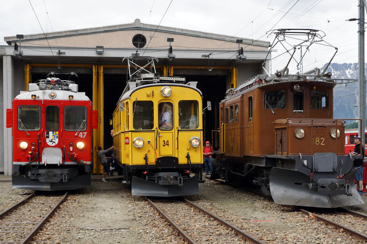 Rh�tische Bahn
Bahnvestival Samedan und Pontresina vom 9./10. Juni 2018.
Drei historische Gesichter der Berninabahn am 9. Juni 2018 in Pontresina.
Dies sind:
ABe 4/4 47, 1964
ABe 4/4 34, 1908
Ge 4/4 82, 1927
Foto: Walter Ruetsch