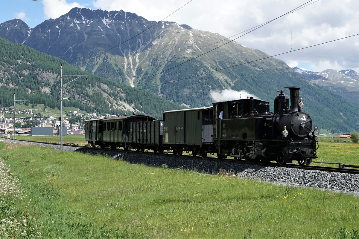 Rh�tische Bahn
Bahnvestival Samedan und Pontresina vom 9./10. Juni 2018.
Dampfzug mit G 3/4 11, Heidi mit Baujahr 1902 auf der Fahrt nach Pontresina am 9. Juni 2018.
Foto: Walter Ruetsch
