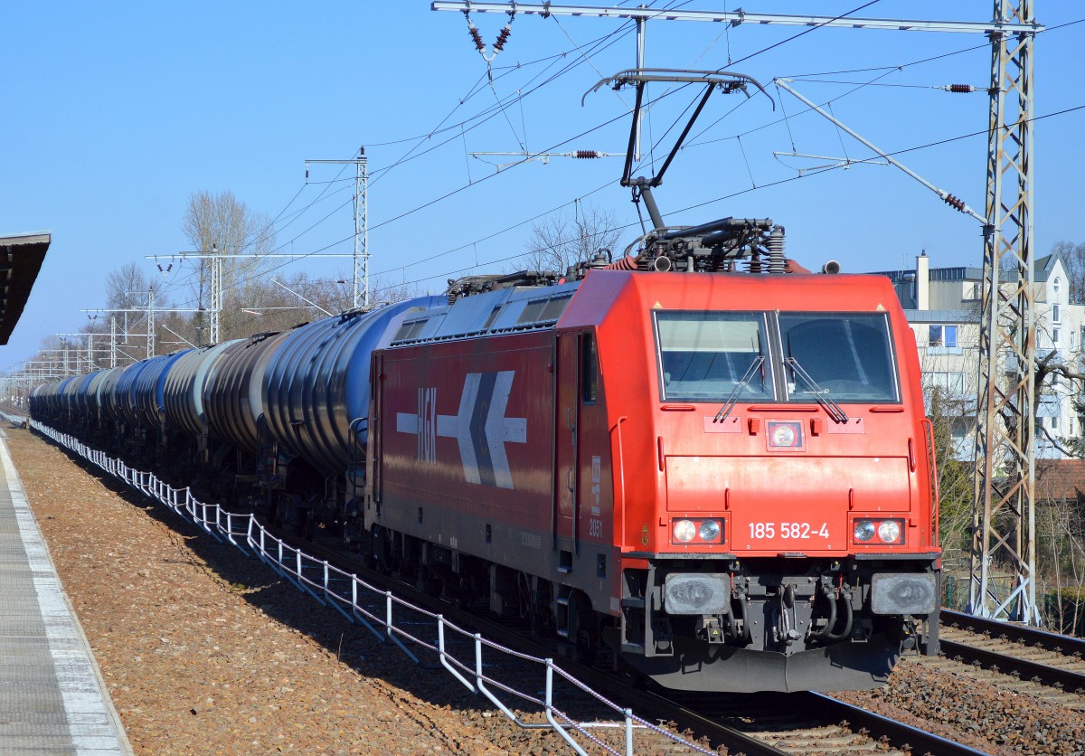RHC 185 582-4 mit Kesselwagenzug (Dieselkraftstoff) am 17.03.16 Röntgental bei Berlin.