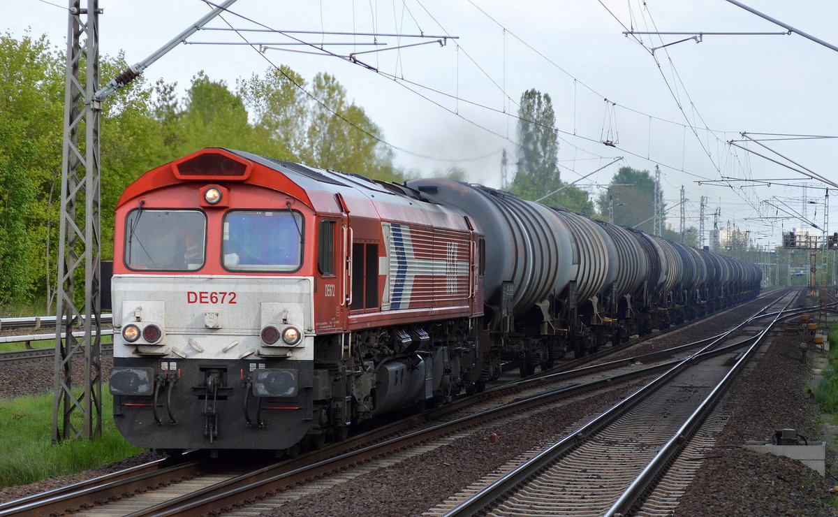 RHC DE672/266 072-8 mit Kesselwagenzug (leer) Richtung Stendell am 10.05.17 Berlin-Hohenschönhausen.