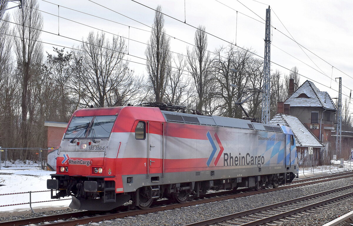 RheinCargo GmbH & Co. KG, Neuss [D] mit ihrer  185 350-6  [NVR-Nummer: 91 80 6185 350-6 D-RHC] am 20.02.26 Höhe S-Bahnhof Berlin Buch.